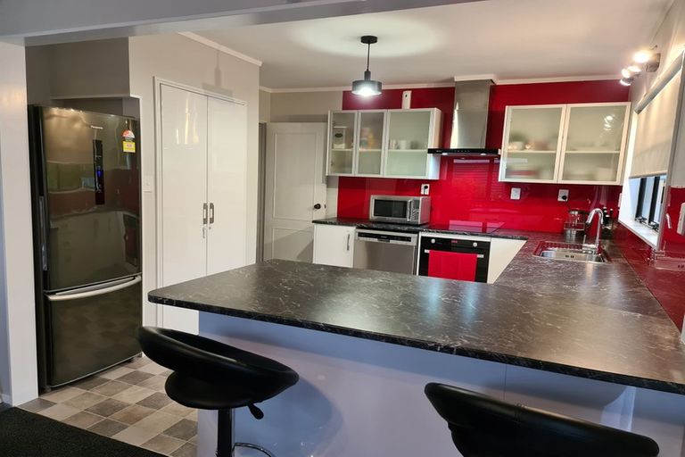 Photo of property in 215 Fairway Drive, Te Kamo, Whangarei, 0112