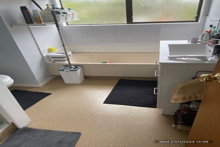 Photo of property in 6 Flinders Place, Johnsonville, Wellington, 6037