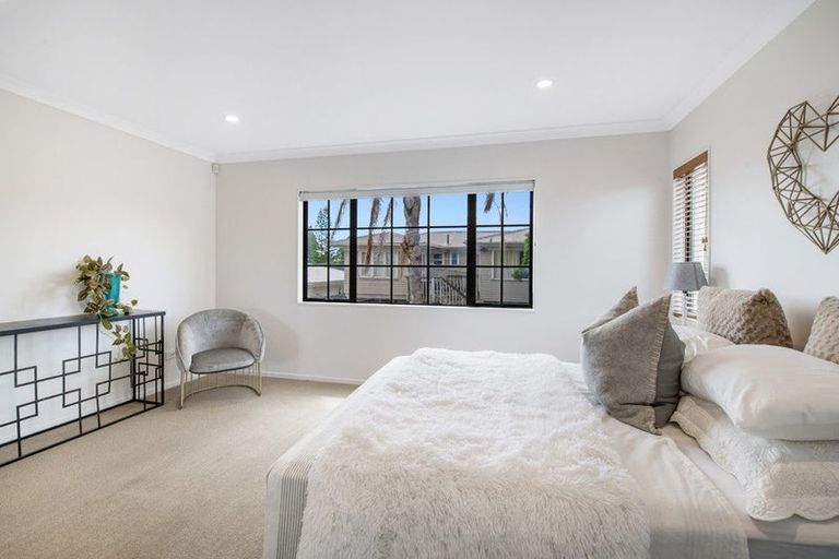 Photo of property in 1/24 James Street, Bayview, Auckland, 0629