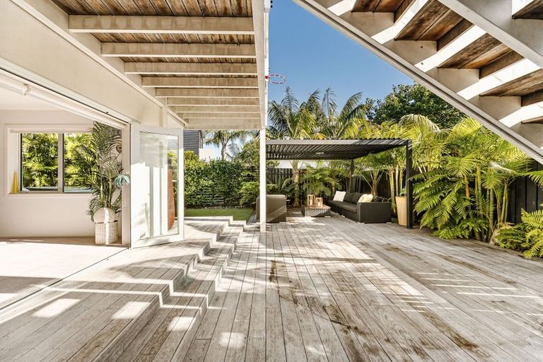 Photo of property in 16 Sutherland Avenue, Mount Maunganui, 3116