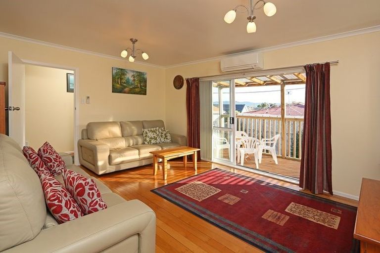 Photo of property in 11 Sheehan Road, Te Atatu South, Auckland, 0610