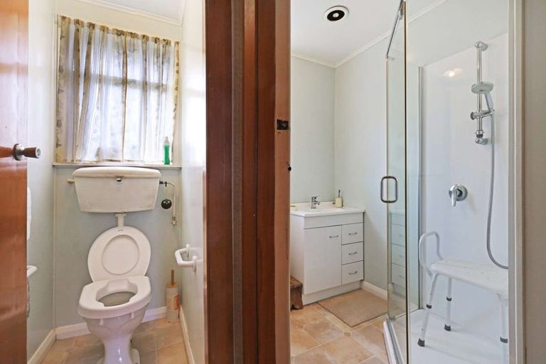 Photo of property in 42 Banks Street, Marfell, New Plymouth, 4310