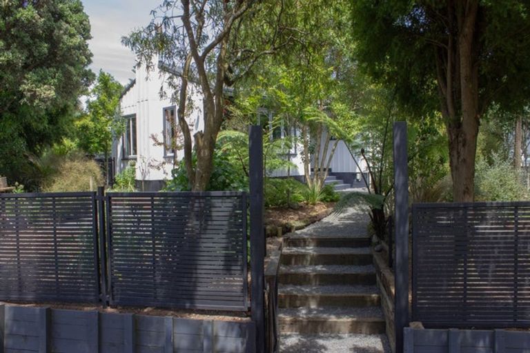 Photo of property in 84 Govett Avenue, Frankleigh Park, New Plymouth, 4310