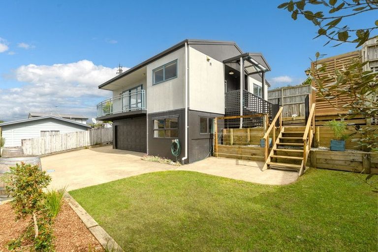 Photo of property in 6b Ranginui Road, Welcome Bay, Tauranga, 3112