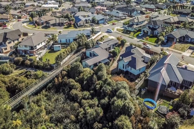 Photo of property in 2 Grenache Place, Rototuna, Hamilton, 3210