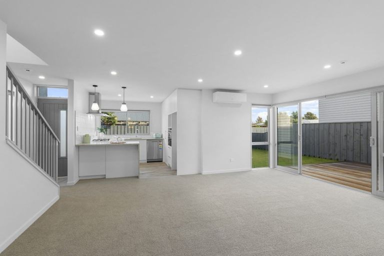 Photo of property in 27 Kakapo Lane, Redwood, Christchurch, 8051