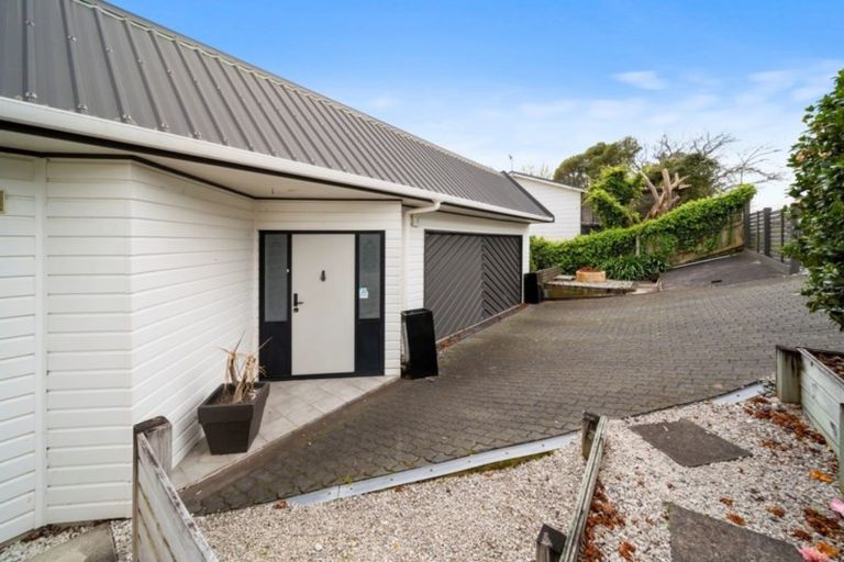 Photo of property in 97 Heta Road, Highlands Park, New Plymouth, 4312