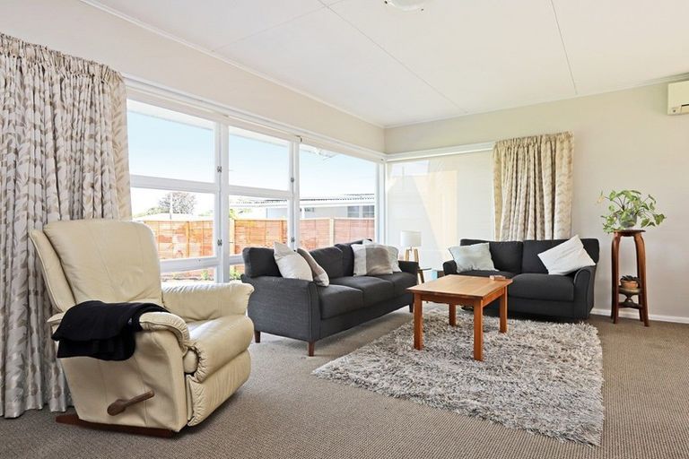 Photo of property in 2 Alexander Avenue, Onekawa, Napier, 4110