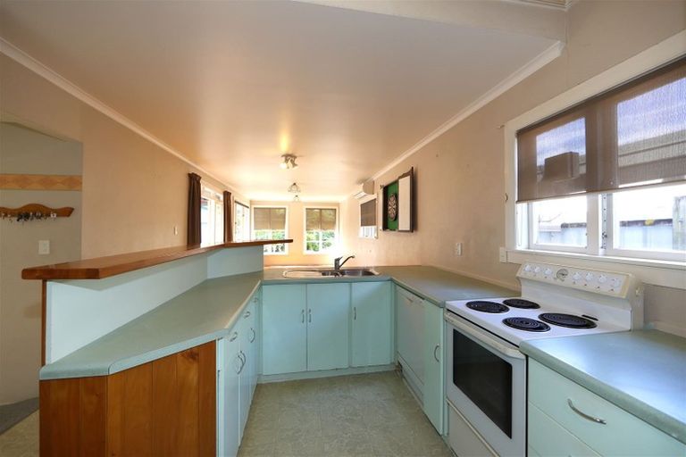 Photo of property in 214 Mayfair Avenue, Mayfair, Hastings, 4122