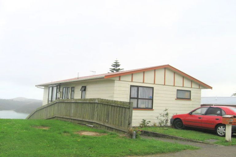 Photo of property in 114 Conclusion Street, Ascot Park, Porirua, 5024