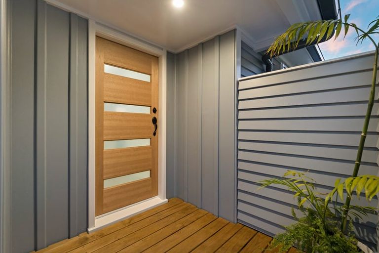 Photo of property in 23b Woodglen Road, Glen Eden, Auckland, 0602