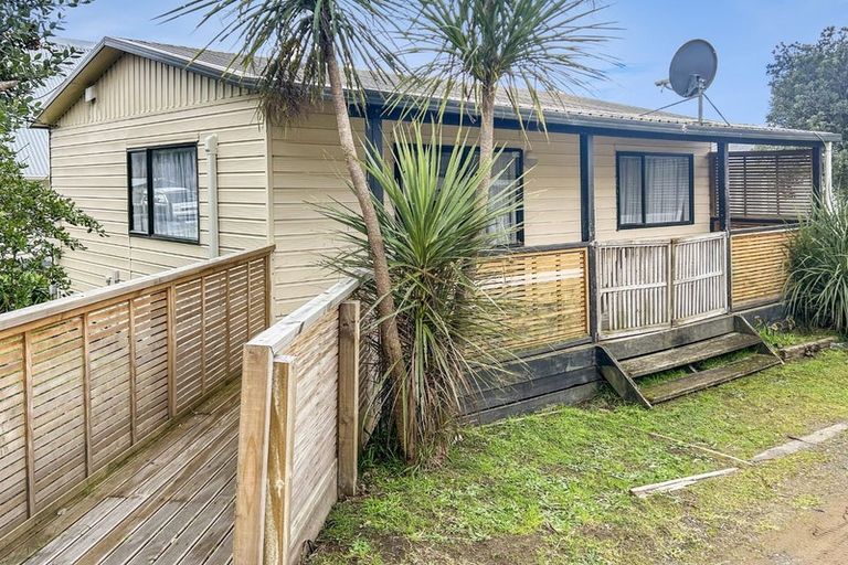 Photo of property in 73 Martin Road, Paraparaumu Beach, Paraparaumu, 5032