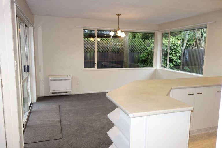 Photo of property in 2/146 Maidstone Road, Ilam, Christchurch, 8041