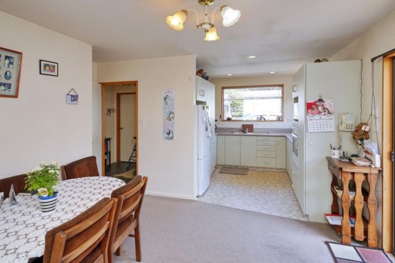 Photo of property in 2/58 Sawyers Arms Road, Northcote, Christchurch, 8052