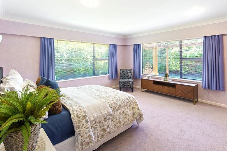 Photo of property in 50 Awanui Drive, Waikanae, 5036