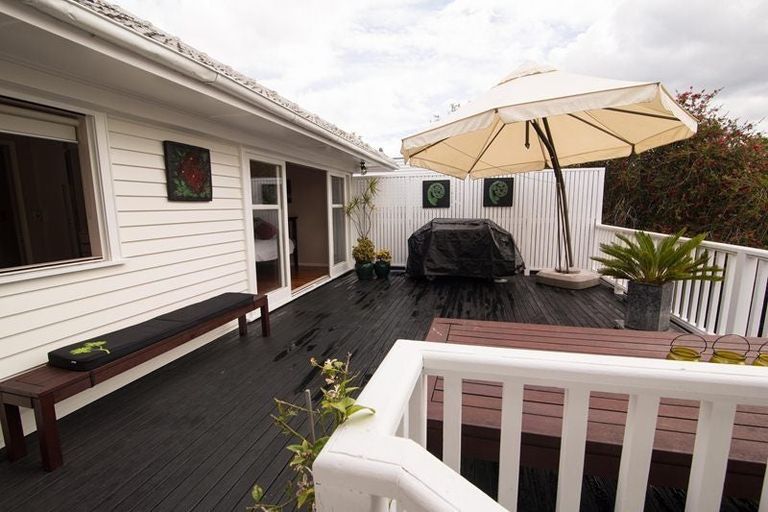 Photo of property in 4 Tomo Street, New Lynn, Auckland, 0600