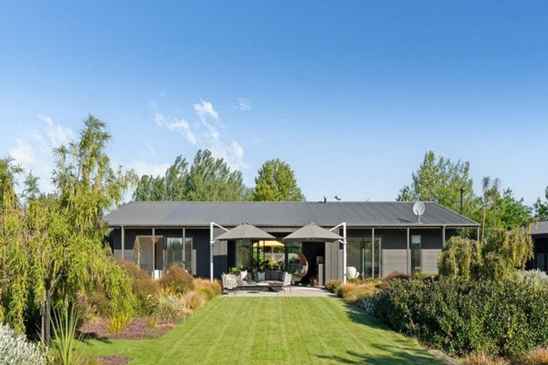 Photo of property in 7 Fairway Drive, Martinborough, 5711