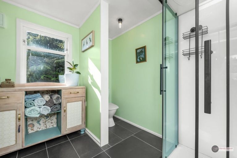 Photo of property in 166 Seddon Street, Naenae, Lower Hutt, 5011