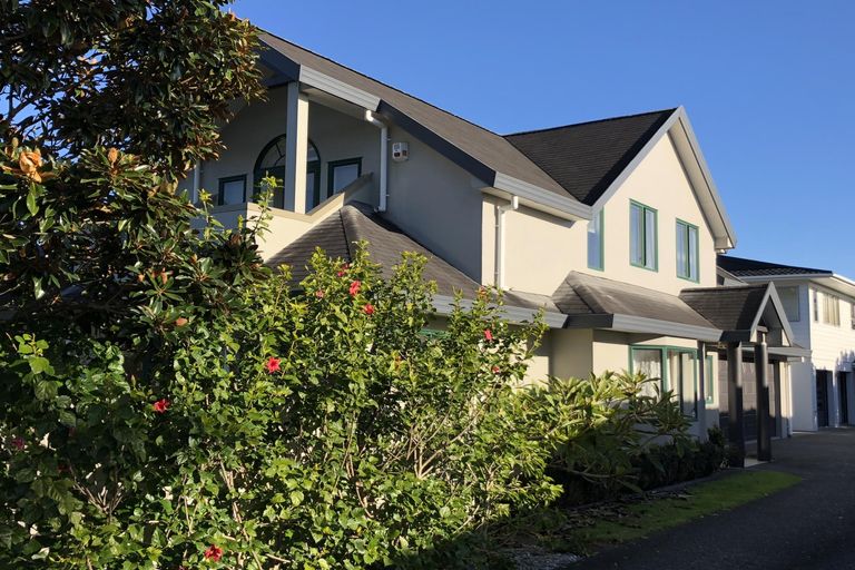 Photo of property in 2/63 Hattaway Avenue, Bucklands Beach, Auckland, 2012