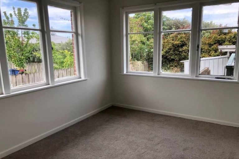 Photo of property in 55 Archibald Road, Kelston, Auckland, 0602