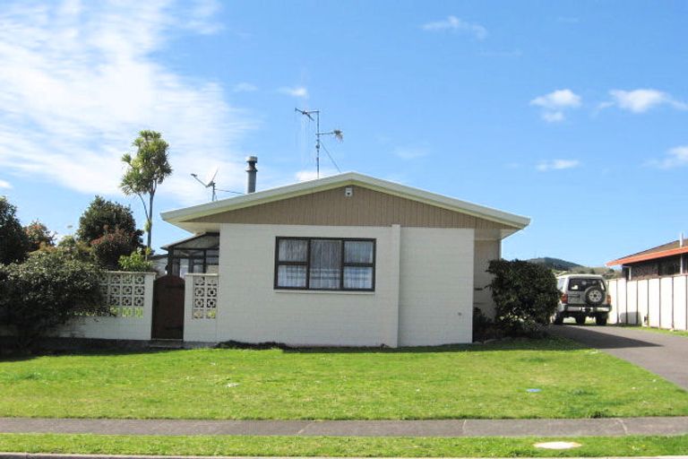 Photo of property in 25 Rangataua Street, Welcome Bay, Tauranga, 3112