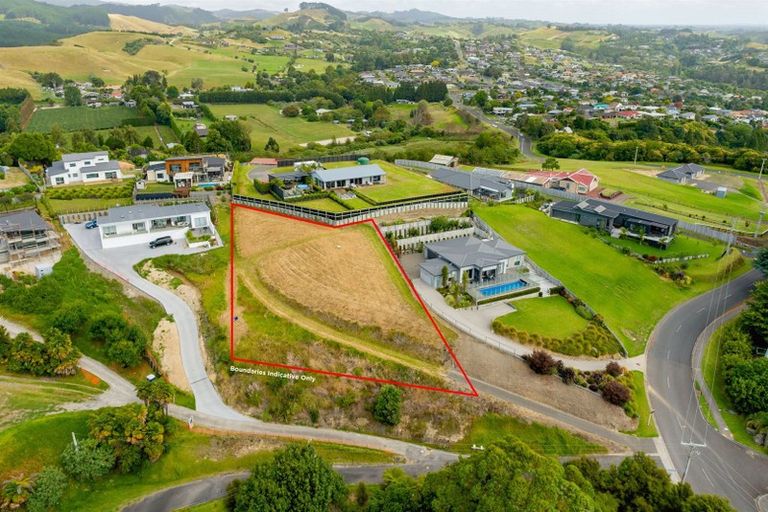 Photo of property in 2 Ranginui Loop Road, Welcome Bay, Tauranga, 3175