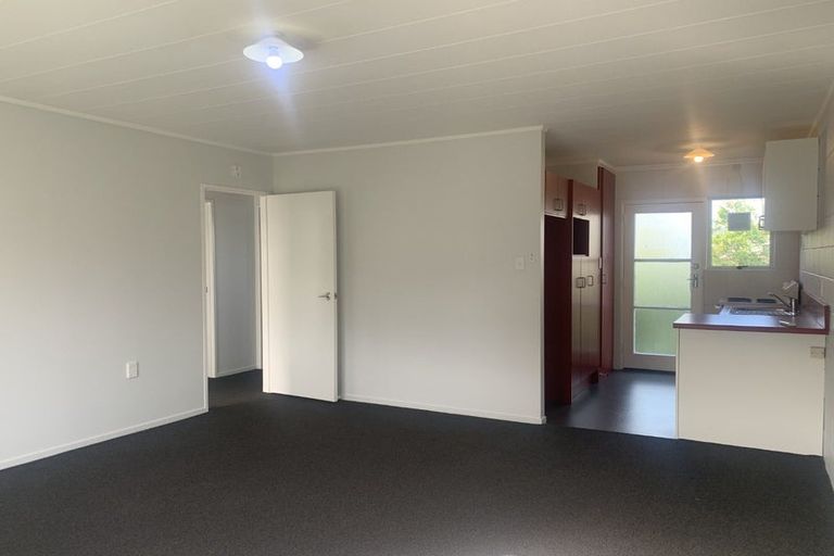 Photo of property in 9 Alston Avenue, Kelston, Auckland, 0602