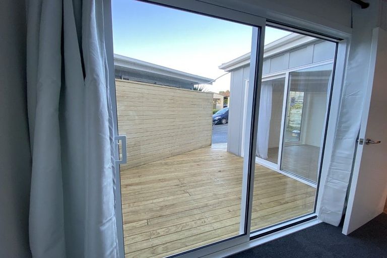 Photo of property in 8 Moera Place, Stanmore Bay, Whangaparaoa, 0932