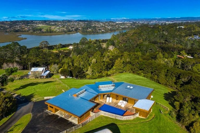 Photo of property in 291 Paremoremo Road, Paremoremo, Auckland, 0632