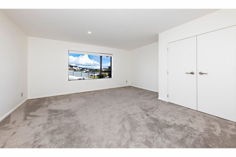 Photo of property in 40 Dawood Place, The Gardens, Auckland, 2105