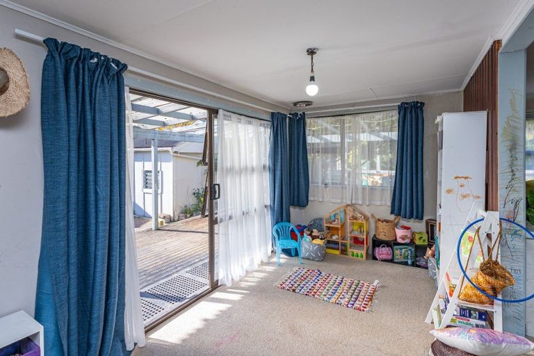 Photo of property in 14 Wi Pere Street, Manakau, Levin, 5573