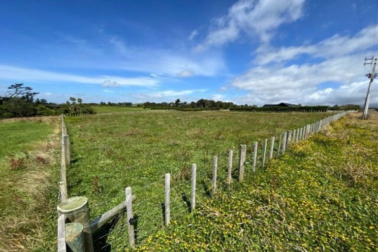 Photo of property in 583 Kent Road, Korito, New Plymouth, 4371