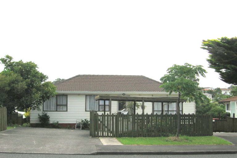 Photo of property in 11 Capricorn Place, Glen Eden, Auckland, 0602