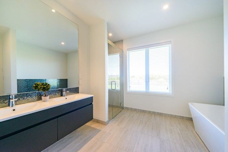 Photo of property in 33 Hartwell Drive, Kelvin Grove, Palmerston North, 4470