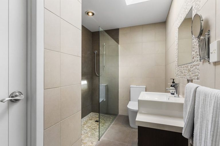 Photo of property in 20 Marine Parade, Mellons Bay, Auckland, 2014