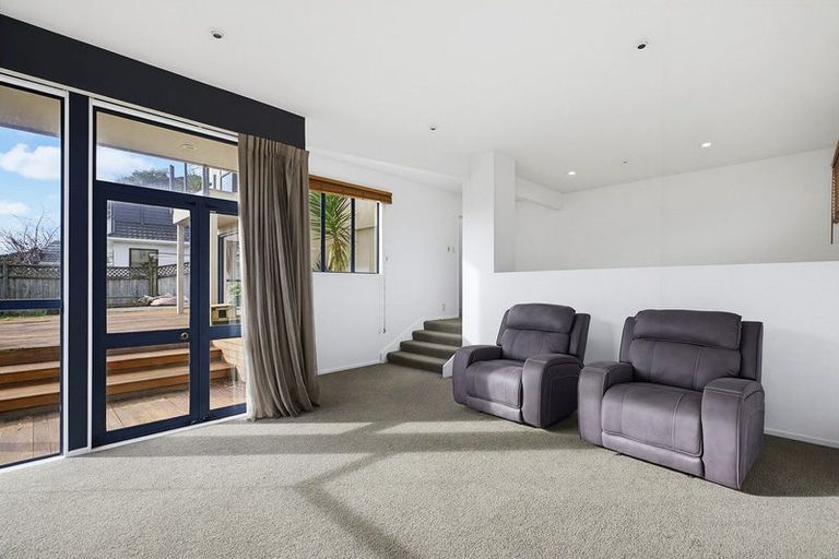 Photo of property in 28 Sailmaker Close, Whitby, Porirua, 5024