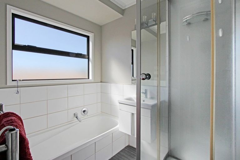 Photo of property in 33 Tawavale Street, Pukehangi, Rotorua, 3015