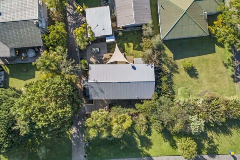 Photo of property in 1/615 Swanson Road, Swanson, Auckland, 0612