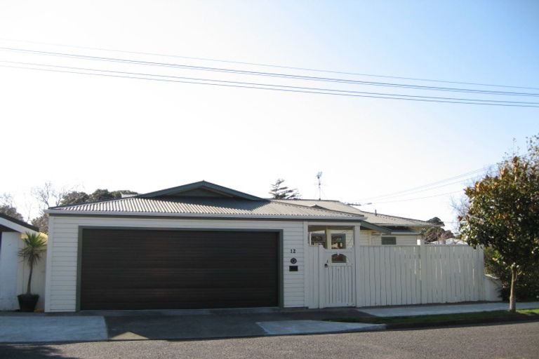 Photo of property in 12 Dartmoor Avenue, Westown, New Plymouth, 4310