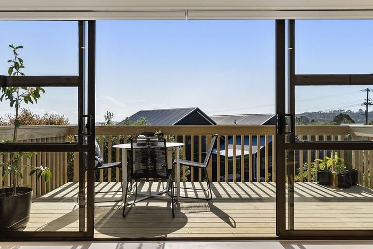 Photo of property in 1 Tauhinu Road, Greenhithe, Auckland, 0632