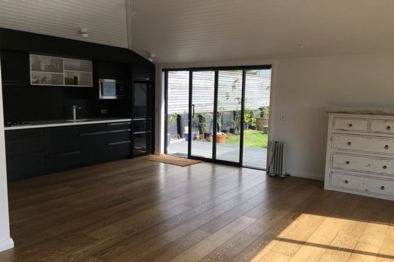 Photo of property in 3 Malabar Drive, Ellerslie, Auckland, 1051