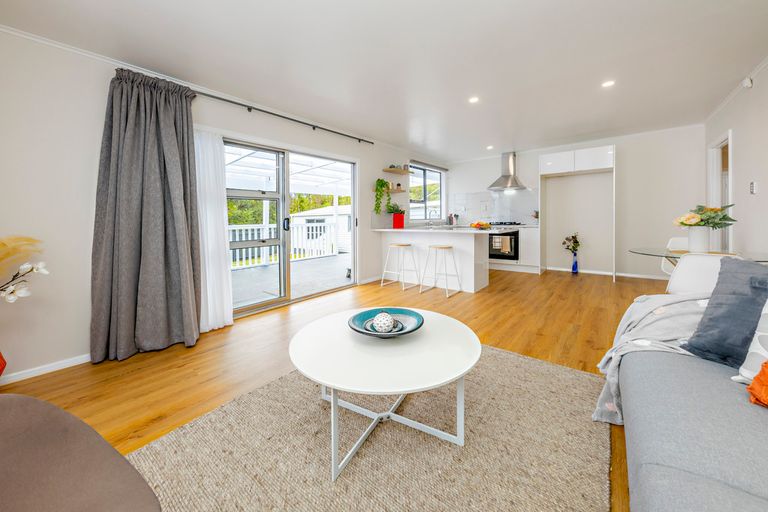 Photo of property in 26 Chingford Close, Mangere, Auckland, 2022