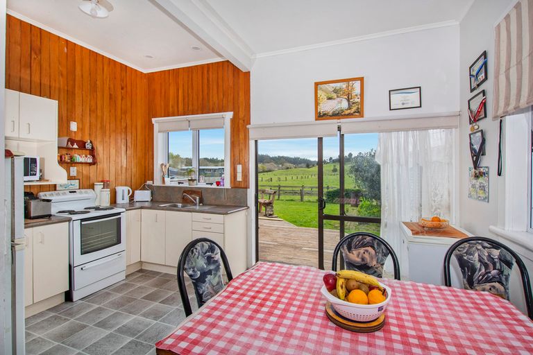 Photo of property in 33 Valley Road, Hikurangi, 0114