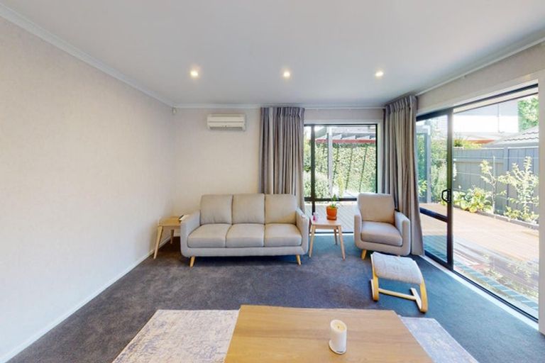 Photo of property in 18a Surrey Crescent, Hokowhitu, Palmerston North, 4410
