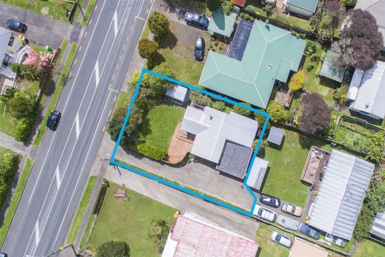 Photo of property in 70 Forest Hill Road, Henderson, Auckland, 0612