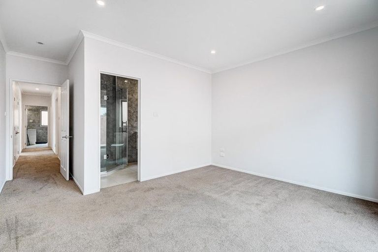 Photo of property in 31 Shibata Rise, Ranui, Auckland, 0612