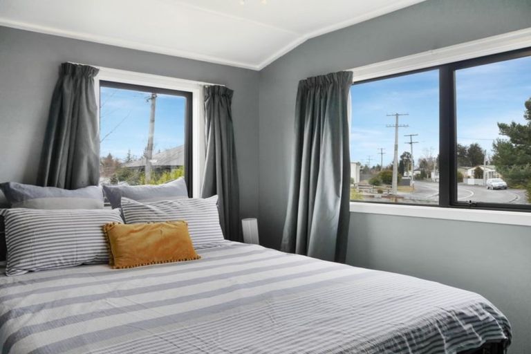 Photo of property in 18 Simons Street, Twizel, 7901