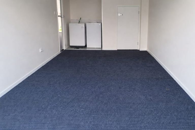 Photo of property in 4c Bill Phillip Place, Clendon Park, Auckland, 2103