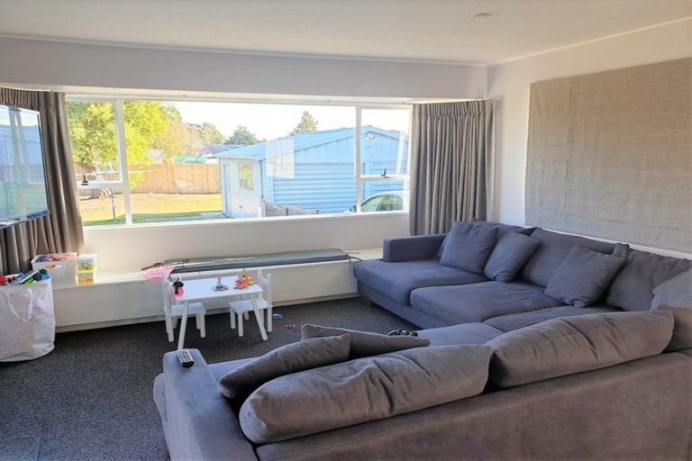 Photo of property in 74 Awamoa Road, Holmes Hill, Oamaru, 9401