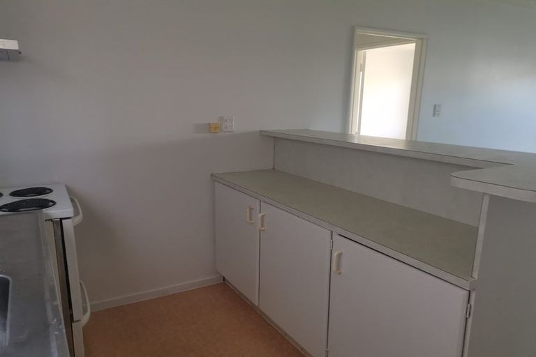 Photo of property in 14 Tamariki Avenue, Kelston, Auckland, 0602